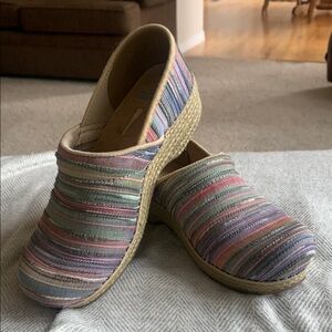Dan ski Colorful Striped Women's Clogs